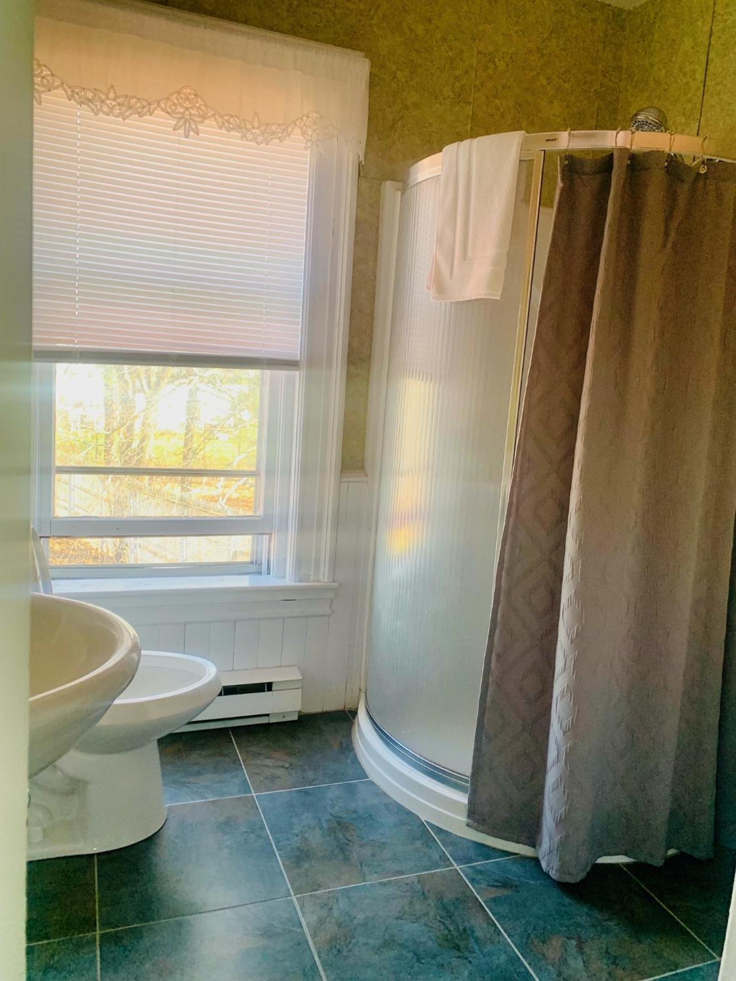 Carriage House Inn Fredericton Bagian luar foto