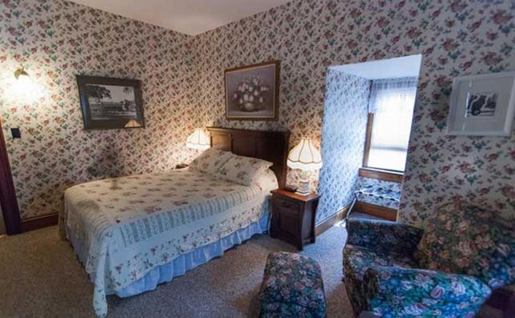 Carriage House Inn Fredericton Bagian luar foto