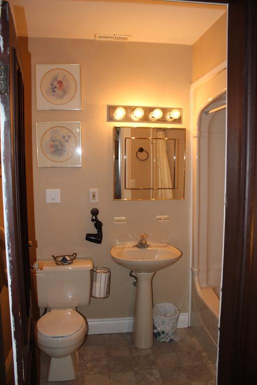 Carriage House Inn Fredericton Bagian luar foto