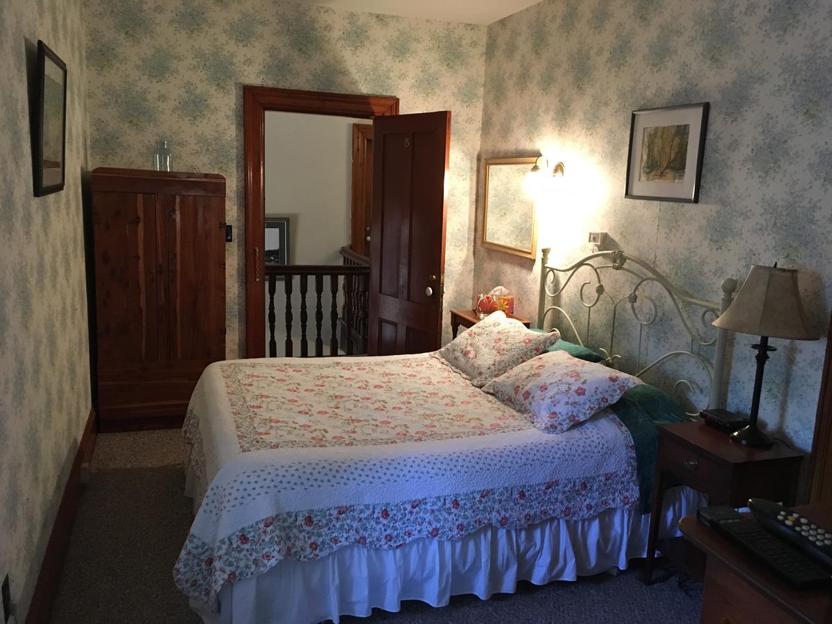 Carriage House Inn Fredericton Bagian luar foto